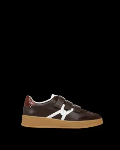 Veronica Beard Sneakers|The Veronicas' Favorites><noscript><img width=